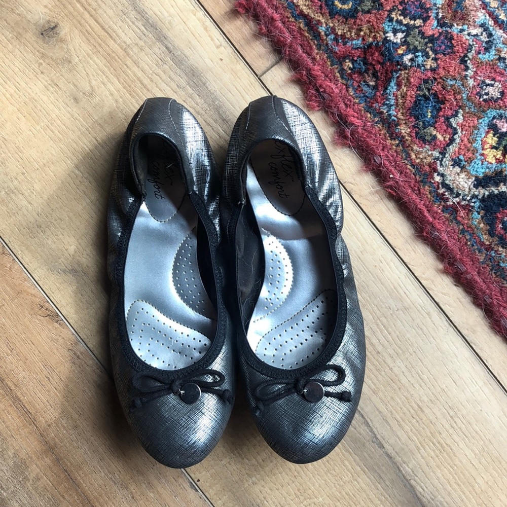 Pewter and Black Dex Flex Comfort Flats